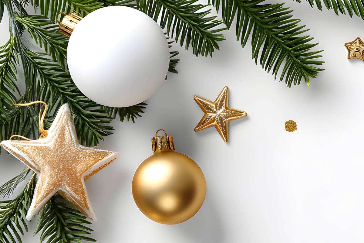 A picture shows Christmas ornaments.