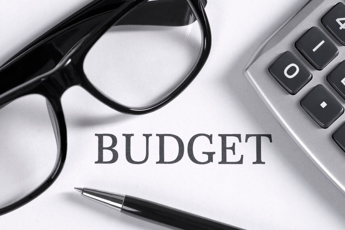 Un mot sur le budget.