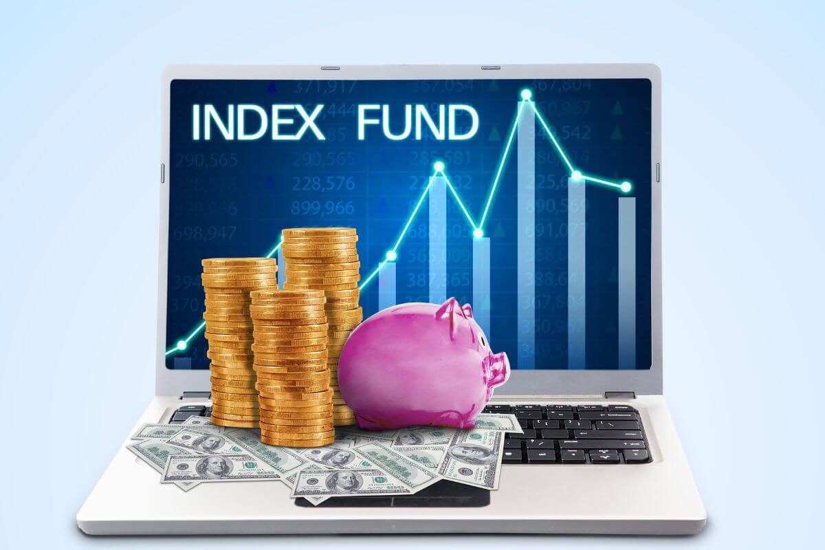 A picture of a laptop witn index fund display.