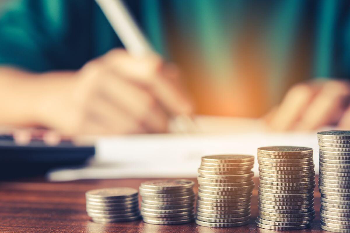 A picture shows a woman budgeting.