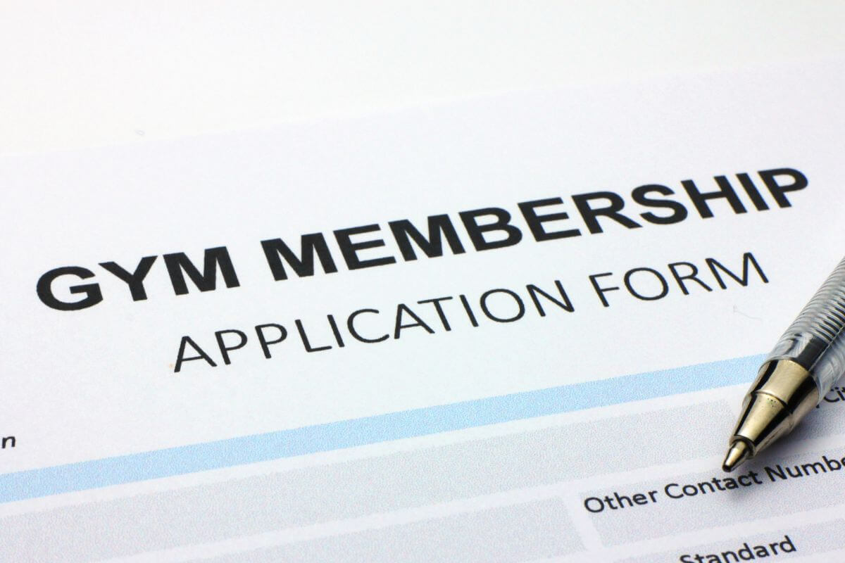 A picture shows a gym membership application form.