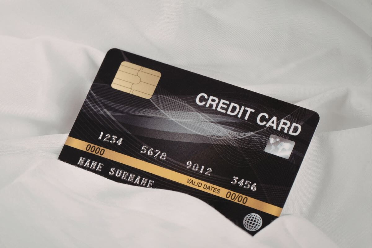 A picture shows a credit card.