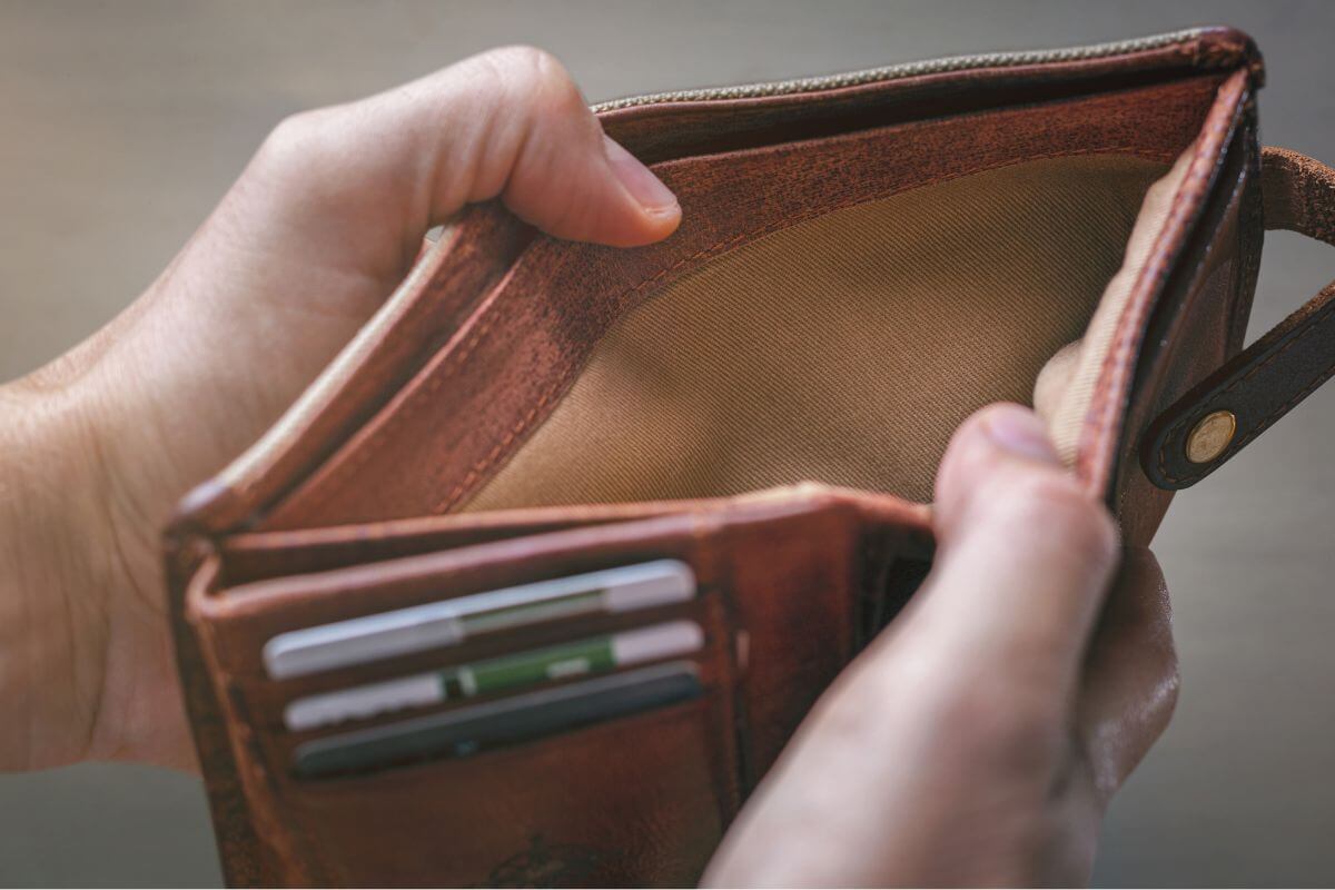 An image shows an empty wallet.