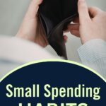 Descubra hábitos financeiros simples que podem estar esgotando sua carteira sem você perceber. Com um pouco de foco e motivação financeira, você pode começar a fazer escolhas mais inteligentes que protejam seu dinheiro. Aprenda truques financeiros práticos que se adaptam à sua rotina diária e ajudam você a manter o controle de suas metas financeiras. Essas pequenas mudanças podem aproximá-lo do estilo de vida multimilionário com que você sonha, ao mesmo tempo que constrói hábitos milionários duradouros. É tudo uma questão de aprender com Mulheres Milionárias e entender como ficar rico passo a passo.