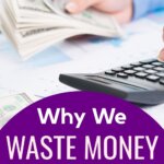 Muitas pessoas não percebem o quanto desperdiçam até começarem a prestar atenção. Aprender a independência financeira pode mudar rapidamente seus hábitos de consumo. Regras monetárias simples e manter um gráfico monetário podem mostrar onde o dinheiro desaparece. Usar conselhos sobre gestão de dinheiro ajuda a mudar hábitos, enquanto um quadro de visão de liberdade financeira mantém os objetivos em vista. Identificar tendências em seus problemas financeiros e focar em uma estética de riqueza torna mais fácil economizar, e seguir uma estratégia financeira clara ajuda cada compra a parecer intencional.